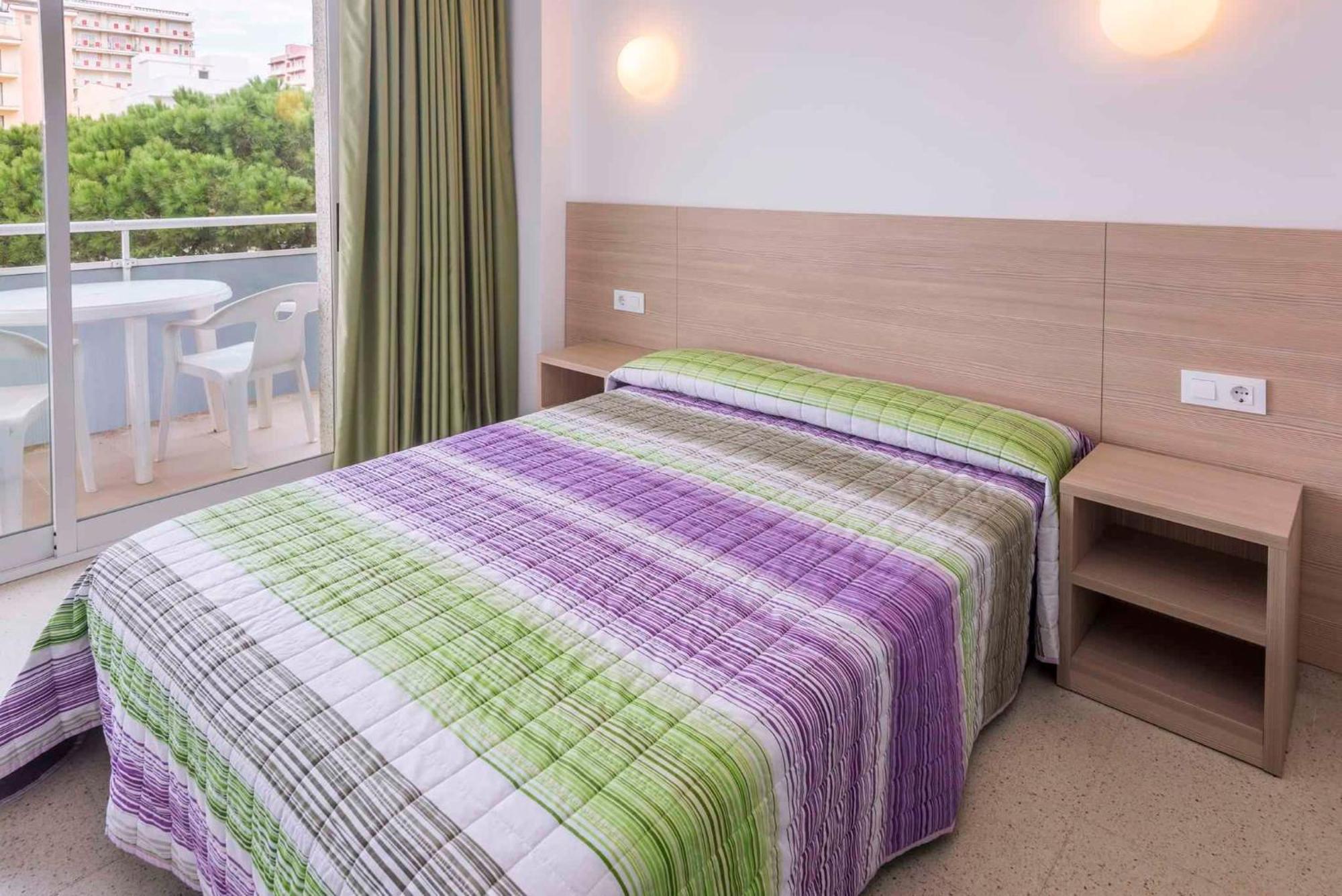 Apartments In Blanes/Costa Brava 35181 Oda fotoğraf